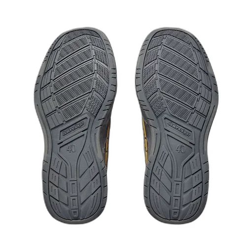 Hamptons Worn-Out Sneaker