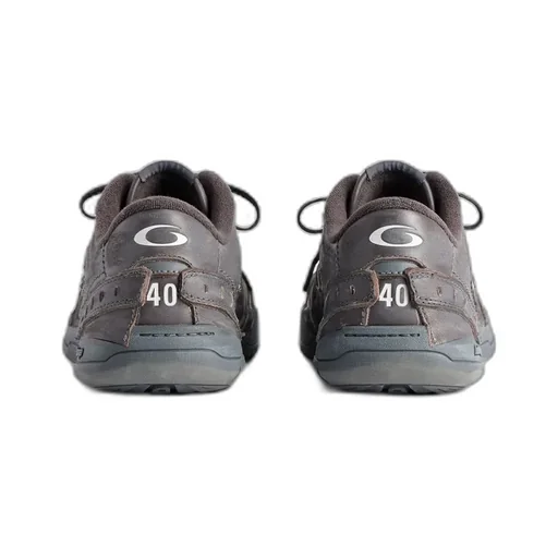 Hamptons Worn-Out Sneaker
