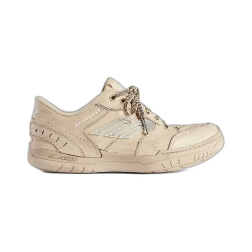 Hamptons Medium Worn-Out Sneaker