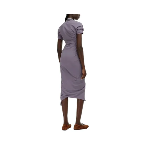 Pulling Dress