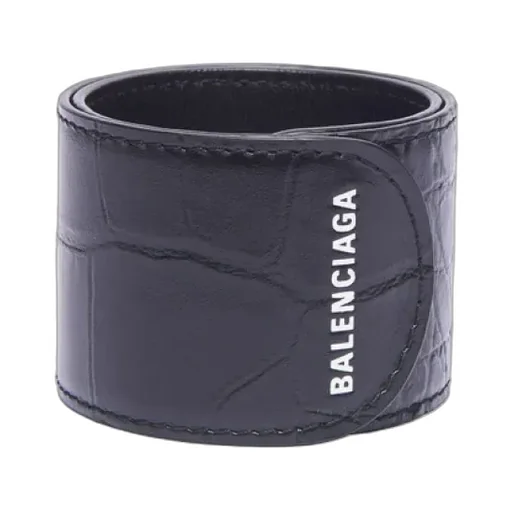 Black/White Cycle Hand Ring