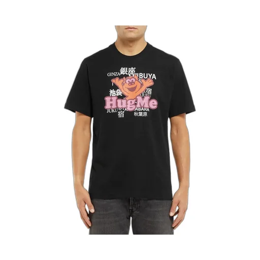 Hug Me Graphic T-Shirt