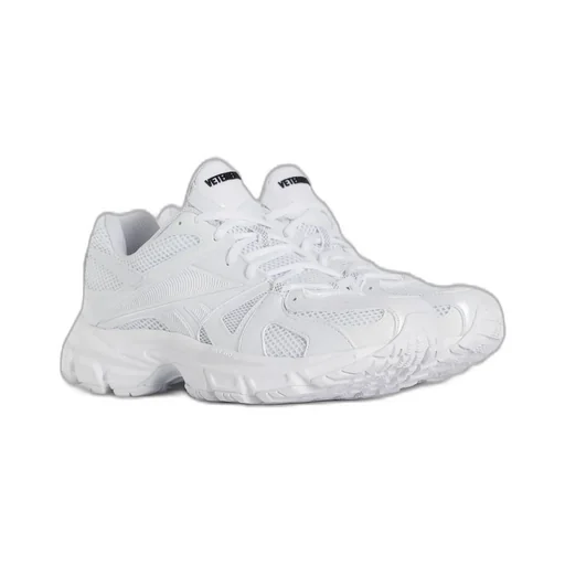 Spike Runner 200 White Sneakers