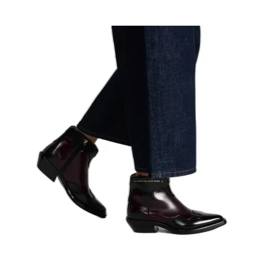 Pointed Toe Zip-Up Boots