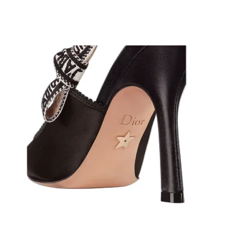 Hit The Details Of The Pointed High Heels