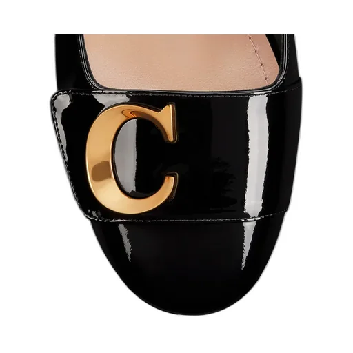 Logo Plaque Round Toe Pumps