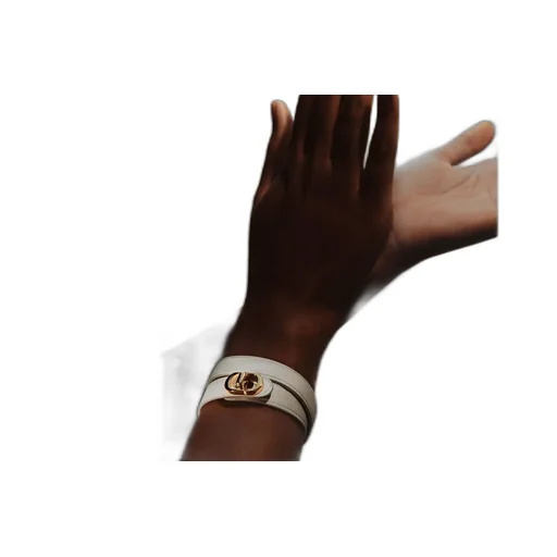 30 Montaigne Two-Handed Chain