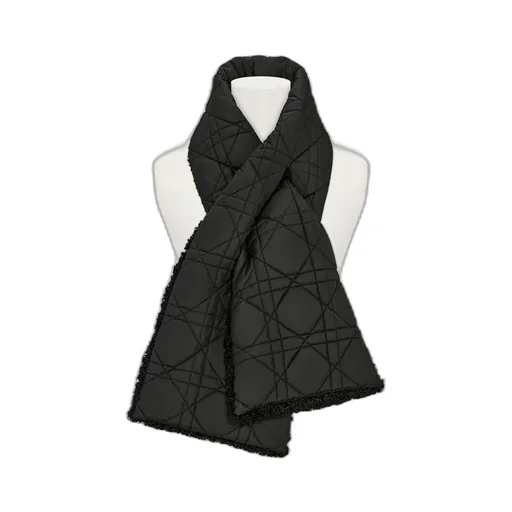Macrocannage Scarf