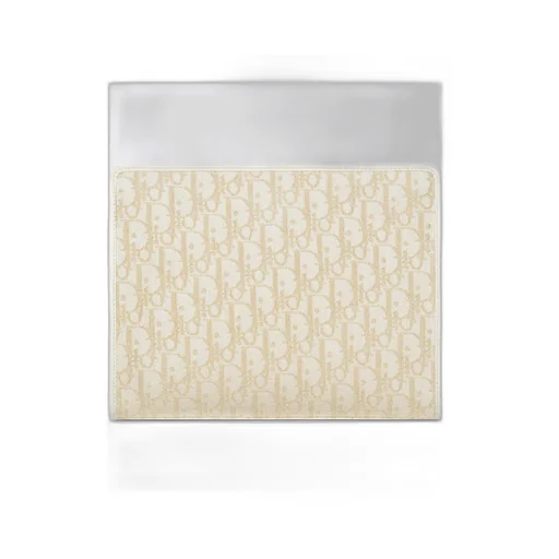 30 Montaigne Dea Pouch