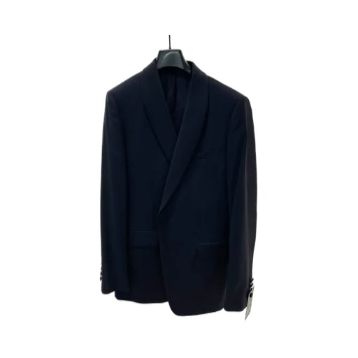 Long-Sleeved Suit