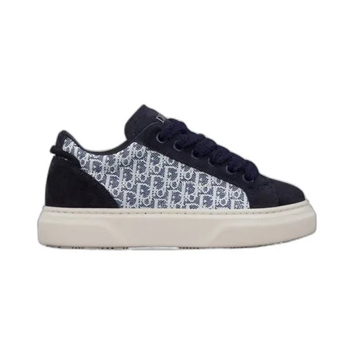 B33 Low-Top Sneaker