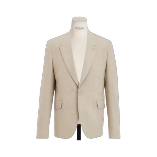 Jacket With Rounded Closure