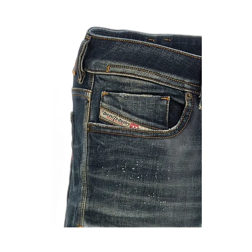 1979 Sleenker Skinny Distressed Jeans