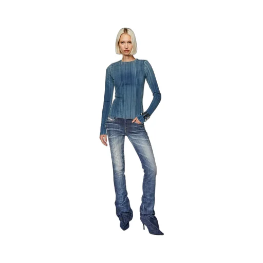 Heeled Low-Rise Bootcut Distressed Jeans