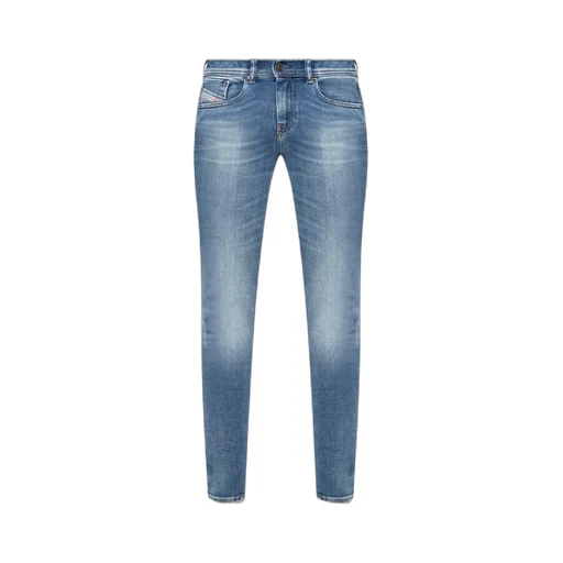 Belt-Loop Jeans