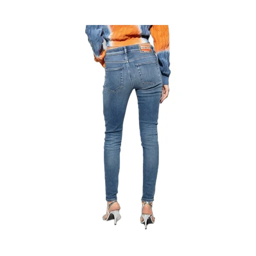 Belt-Loop Jeans