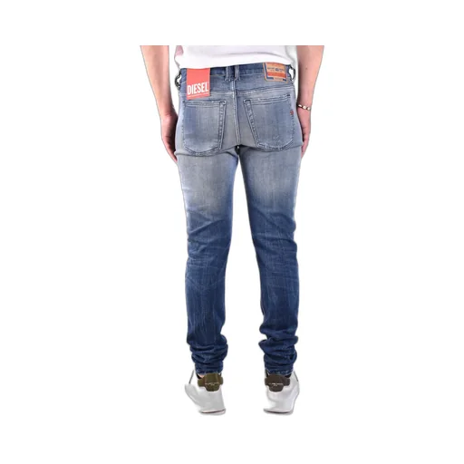 1979 Sleenker Distressed Skinny Jeans