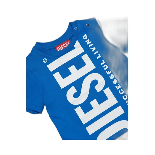 Logo-Print Detail T-Shirt