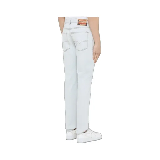 1995 Slim-Fit Jeans