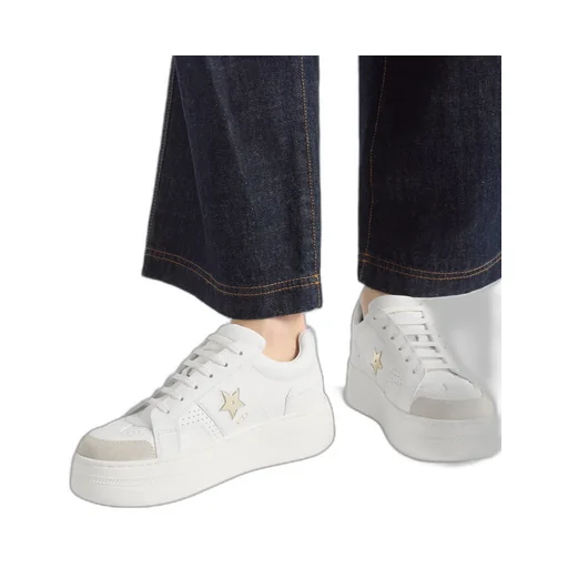 Round Toe Low-Top Casual Shoes