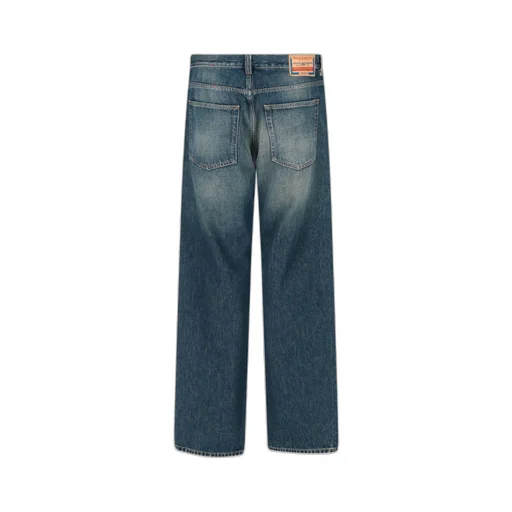 Belt-Loop Jeans