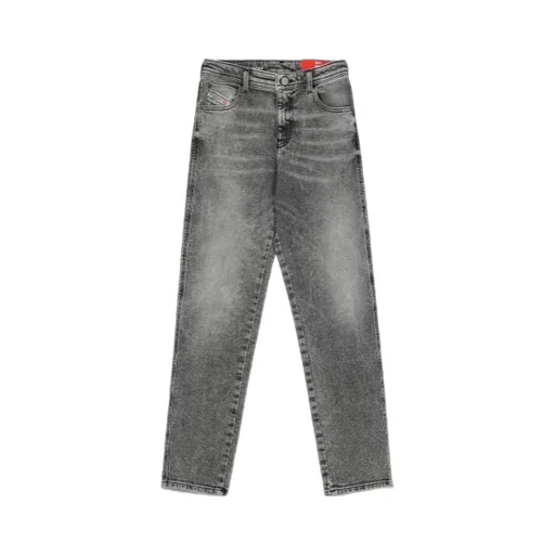 Belt-Loop Jeans