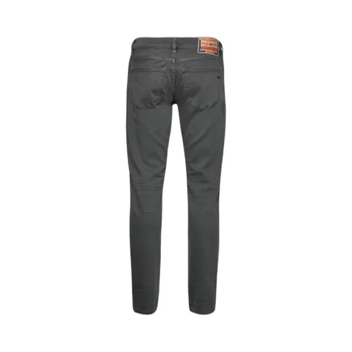Belt-Loop Jeans