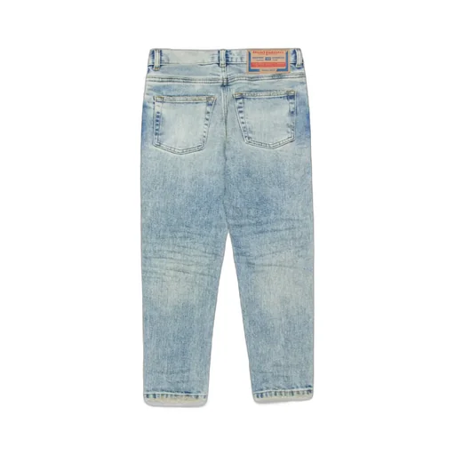 Distressed Mid-Waisted Jeans