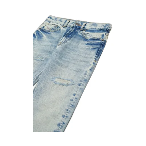 Distressed Mid-Waisted Jeans