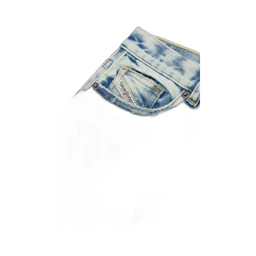Distressed Mid-Waisted Jeans