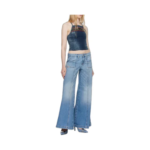 D-Akii Flared Jeans