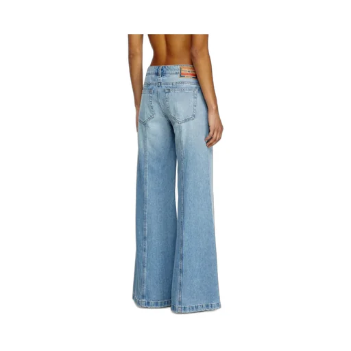 D-Akii Flared Jeans