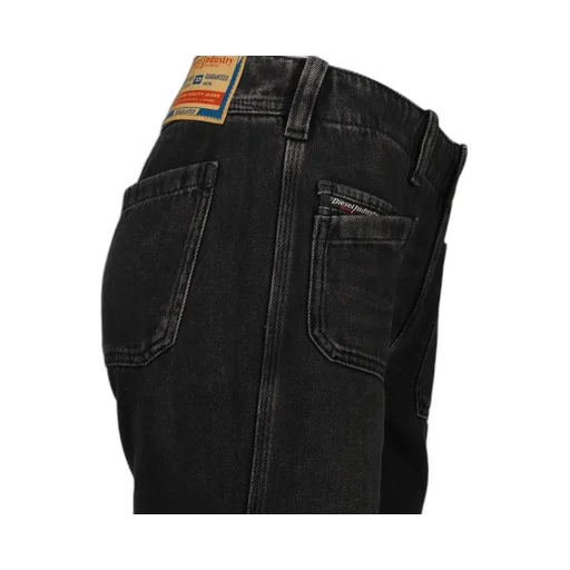 Flared Jeans