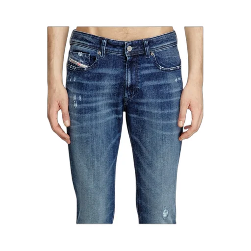 1979 Sleenker Distressed Skinny Jeans