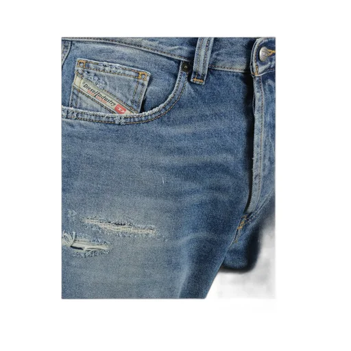 Straight Cut Distressed Jeans