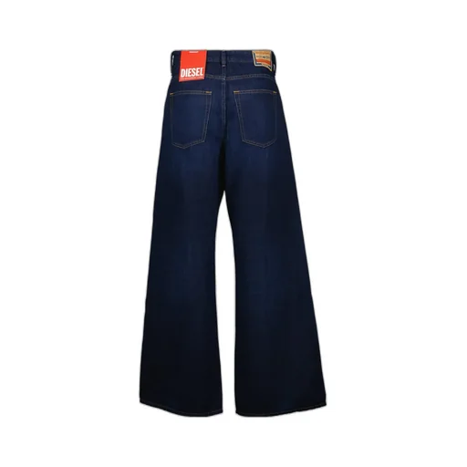 Wide-Leg Jeans