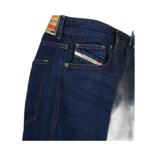 Wide-Leg Jeans