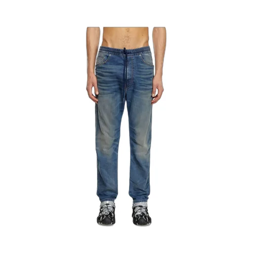 Belt-Loop Jeans