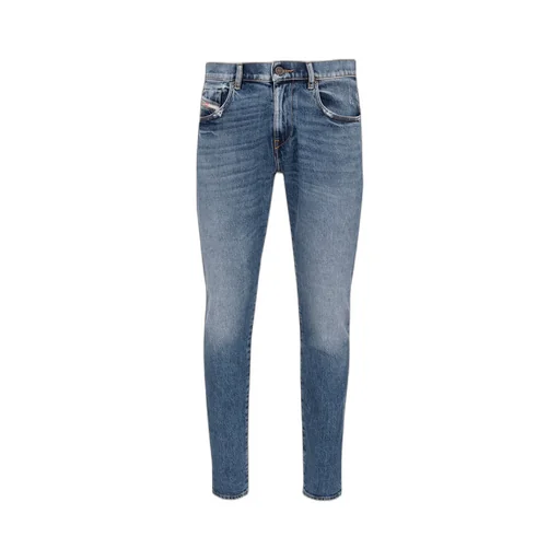 Belt-Loop Jeans