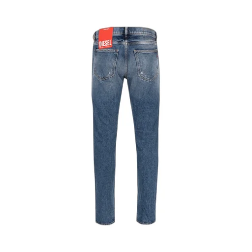 Belt-Loop Jeans