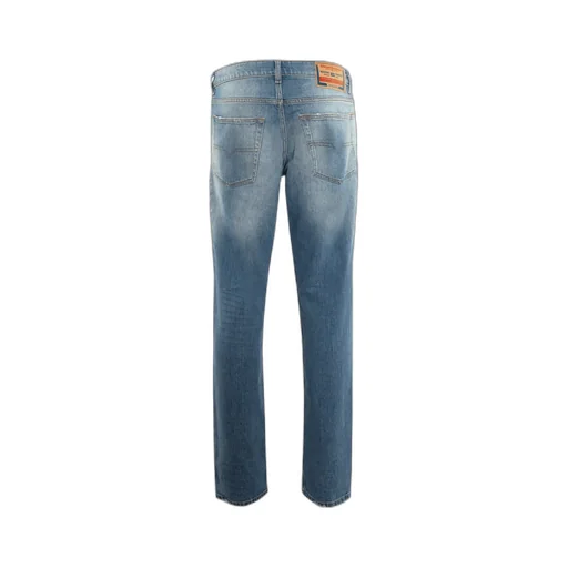 Belt-Loop Jeans
