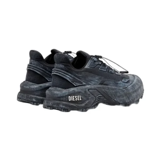 D-Cage Low-Top Runner Sneakers