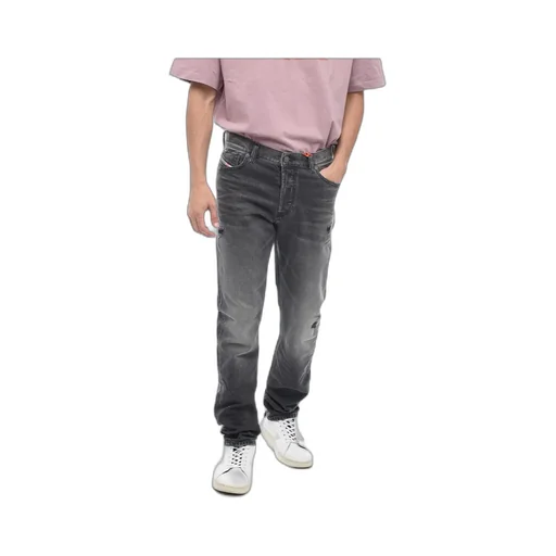 Straight Jeans