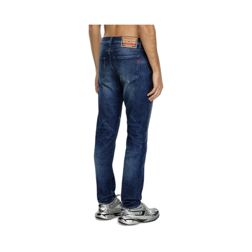 D-Strukt Slim Distressed Jeans