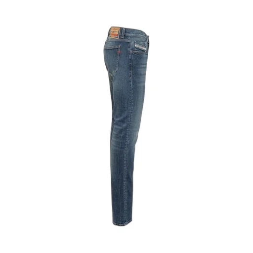 D-Strukt Slim-Fit Distressed Jeans
