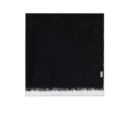 Edge-Edged Scarf