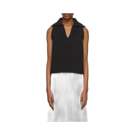 Sleeveless Knitted Pullover