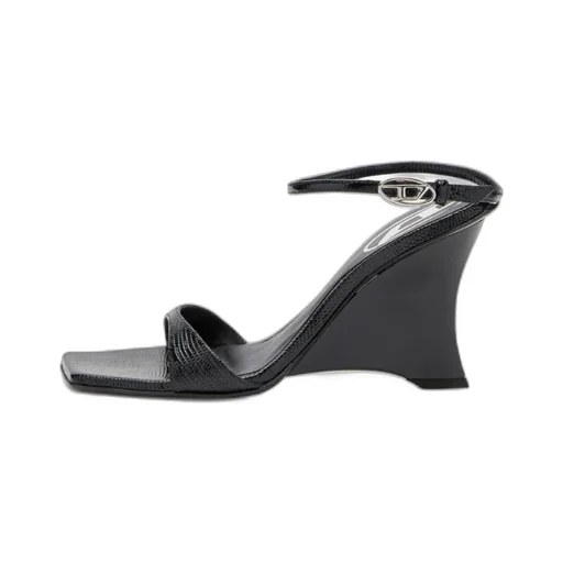 Lizard-Effect Sandals