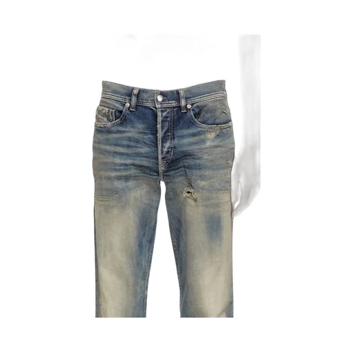 D-Finitive Distressed Regular Jeans