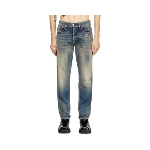 D-Finitive Distressed Regular Jeans